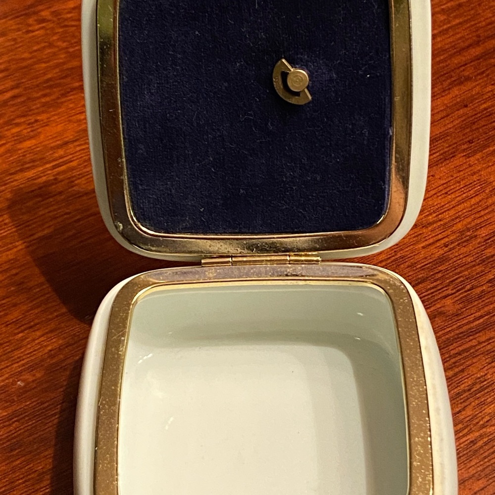Musical Jewelry Box - Picture 5 of 5